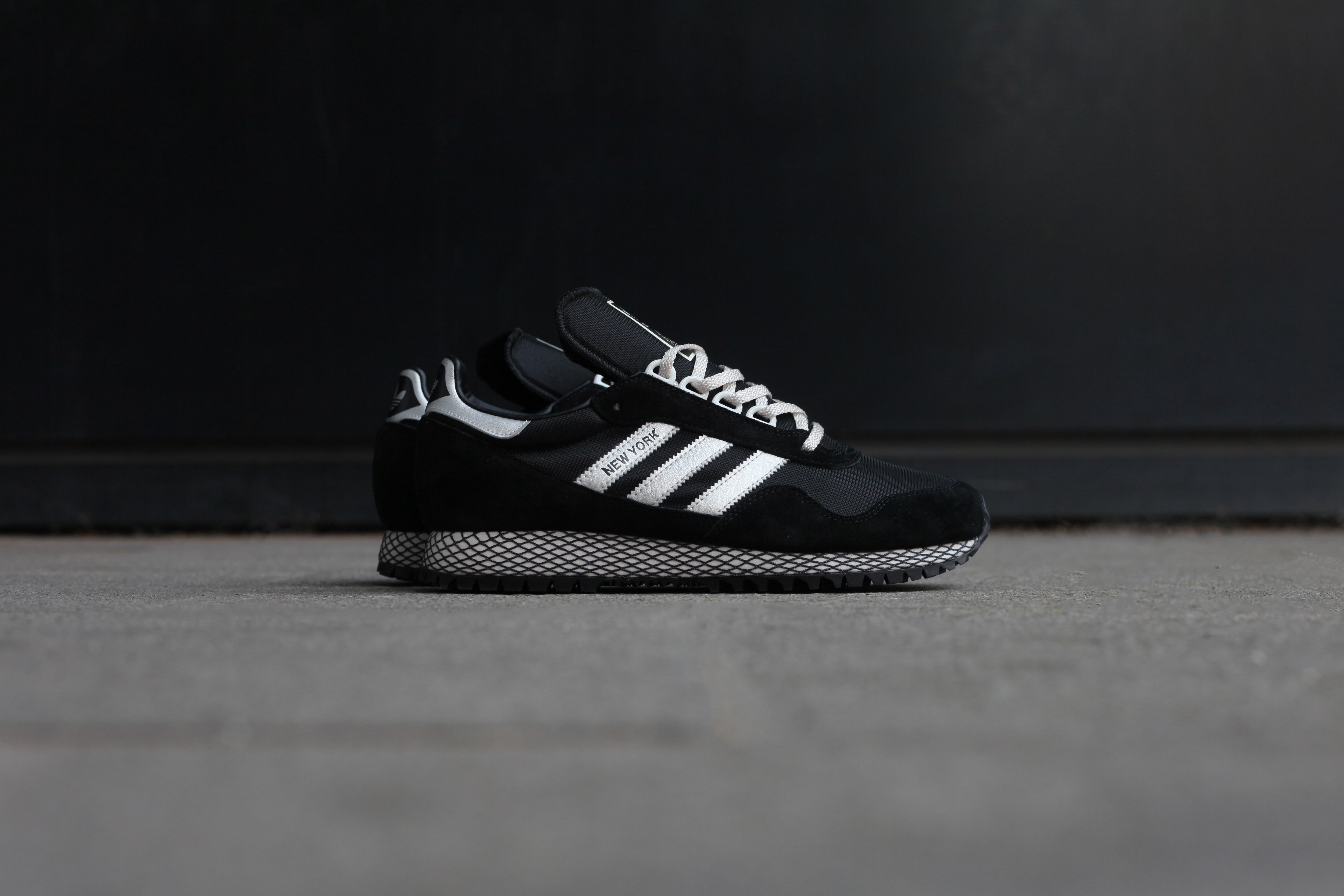 Adidas Originals - New York Black Silver